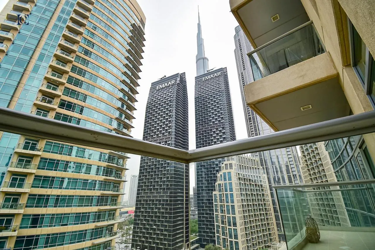 1Br With Burj Khalifa View - Loft Central Dubai Daire